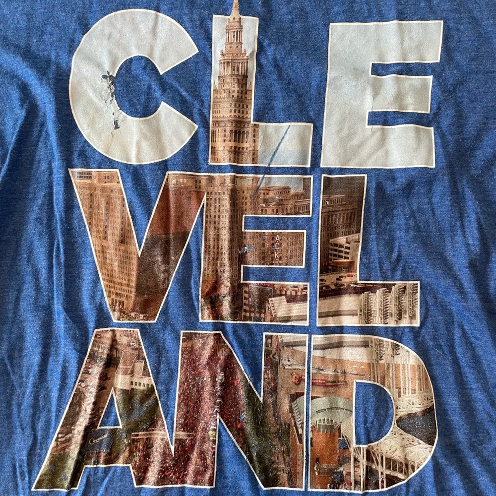Cleveland T-Shirt (size M)